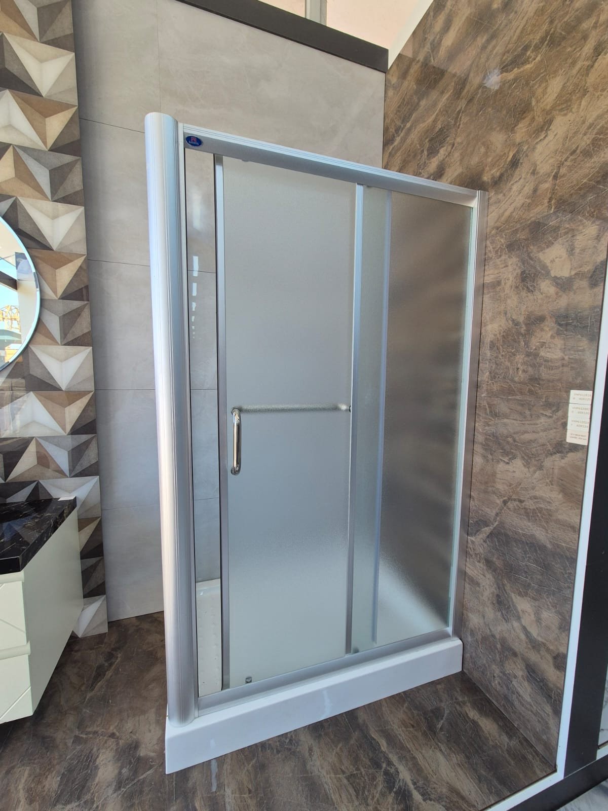 Duş Kabinləri – Sürüşən Qapılı Modeller