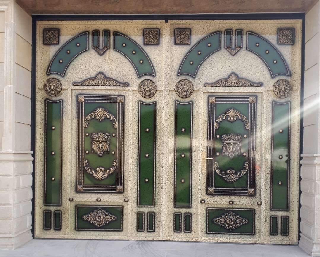 Darvaza (Metal Qapılar)