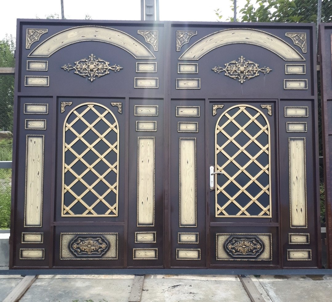 Darvaza (Metal Qapılar)