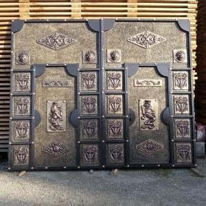 Darvazalar (Metal Qapılar)