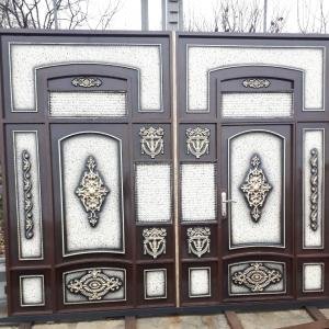 Darvaza (Metal Qapılar)